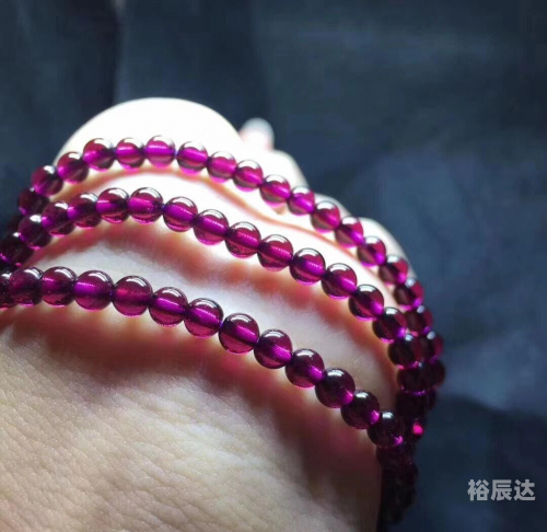 宝石贴吧宝石论坛，探索宝石世界的瑰宝-第2张图片