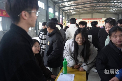 学校社团逞官威现象