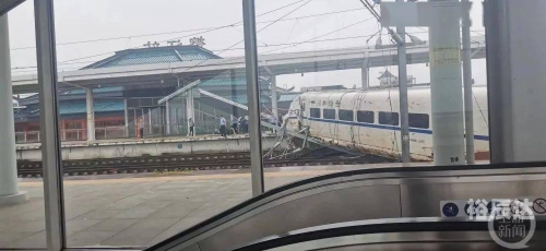 动车D2809，穿梭时空的魅力之旅-第1张图片