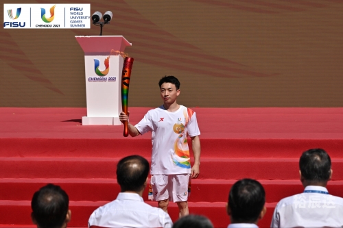成都大运会火种飞往北京a成都大运会火种飞往北京