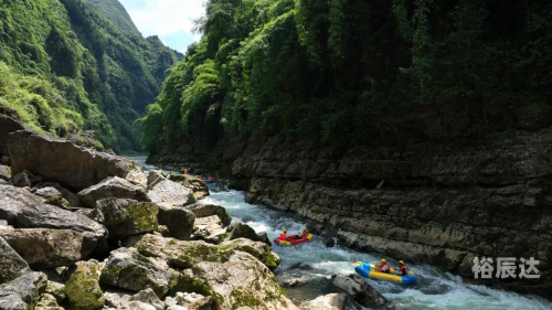 彭水阿依河，山水间的梦幻之旅