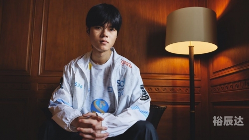 厂长指着deft的鼻子骂厂长指着Deft的鼻子骂