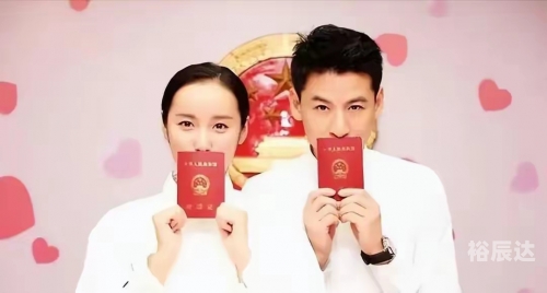 穿越娱乐圈的小说穿越娱乐圈，星光背后的传奇之旅-第1张图片