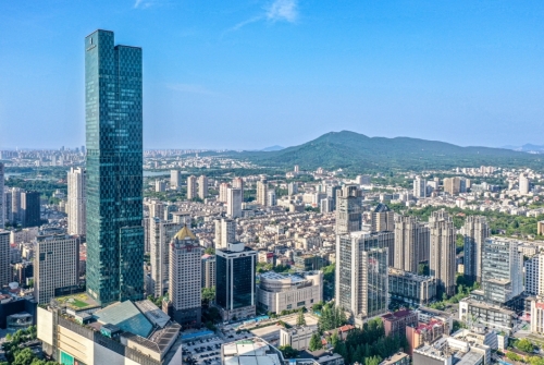 德基集团有限公司德基集团，引领商业新篇章