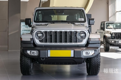 黑人巨大jeep日本人中国体内射精黑人与JEEP，跨越种族界限的传奇之旅-第2张图片