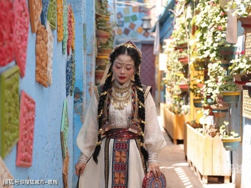 新疆首批旅游团进疆了吗新疆首批旅游团进疆之旅-第1张图片