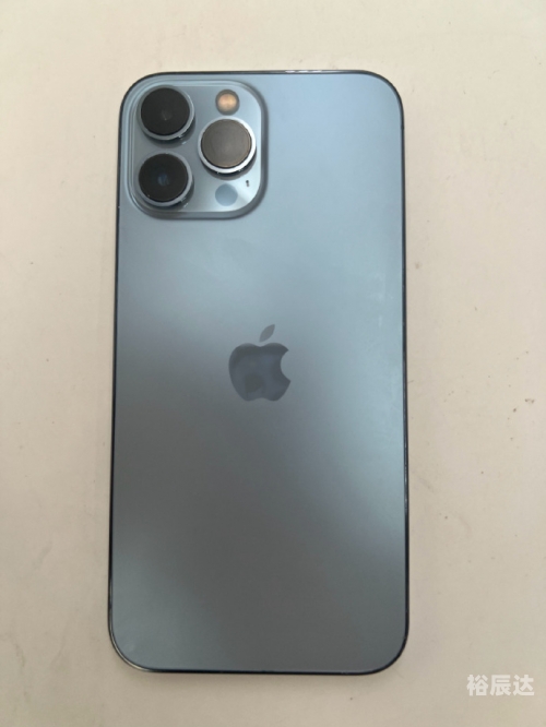 初代未拆封IPHONE拍出113万初代未拆封IPHONE拍出113万，数码奇迹的背后