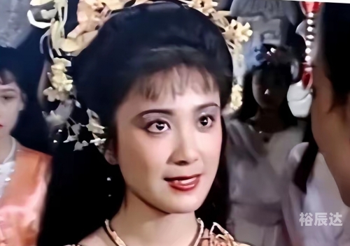 傅艺伟和金巧巧怎么那么像傅艺伟与金巧巧，演艺界的璀璨明星-第2张图片