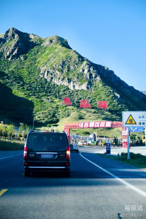 独库公路独库公路，穿越天山的壮丽之旅