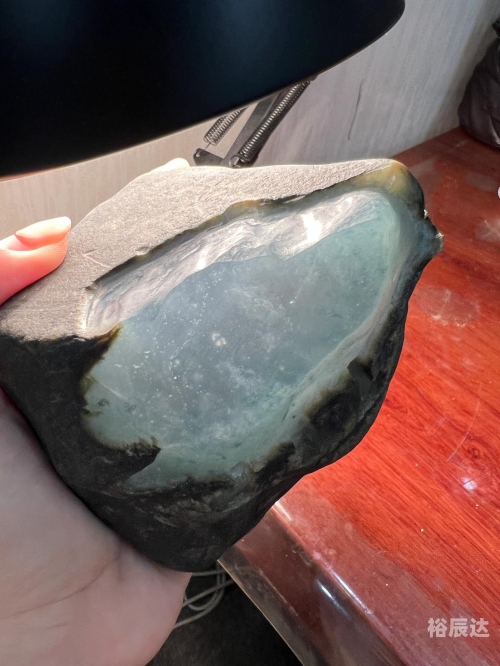 薄水料翡翠是什么意思薄水料翡翠，翡翠中的珍品-第2张图片
