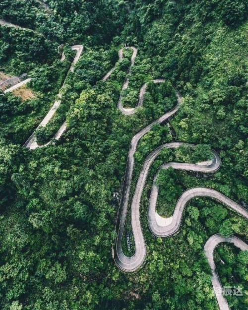 天门山盘山公路天门山盘山公路之旅-第1张图片