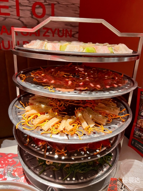 爱桑拿，情感的交织与释放