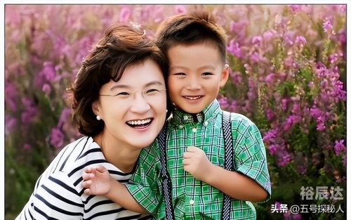 中央电视台董倩中央电视台董倩，新闻人的典范-第1张图片