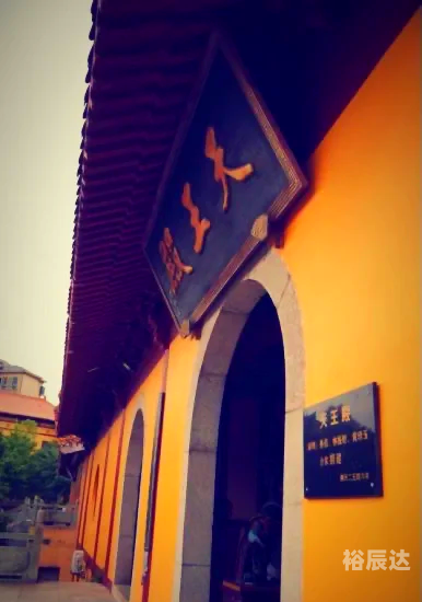 伊人论坛，探索心灵交流的圣地-第1张图片