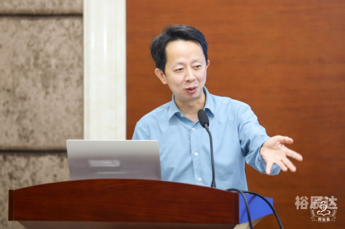 蓝姐三中三论坛蓝姐三中三论坛，探讨教育新趋势与未来展望-第1张图片