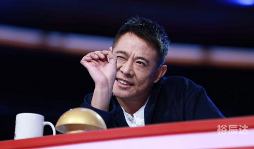 高岗和李连杰确实很像高岗与李连杰，神秘关系揭秘