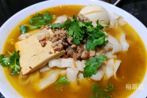 刀削面怎么和面刀削面，传统美食的魅力-第2张图片