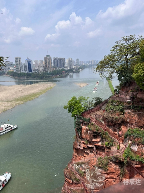 乐山大佛离成都多远乐山大佛离成都多远