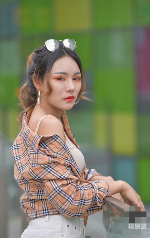色小姐网站色小姐网站，诱惑与诱惑力的交织-第1张图片