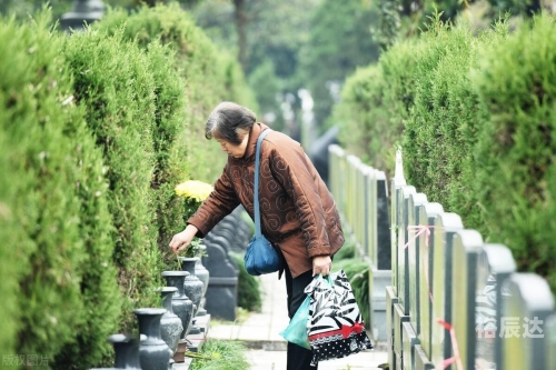 中元节不能穿什么颜色的衣服