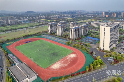 滇池中学网站介绍