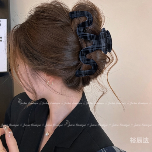 百变发夹怎么扎头发百变发夹，时尚与个性的完美结合-第1张图片