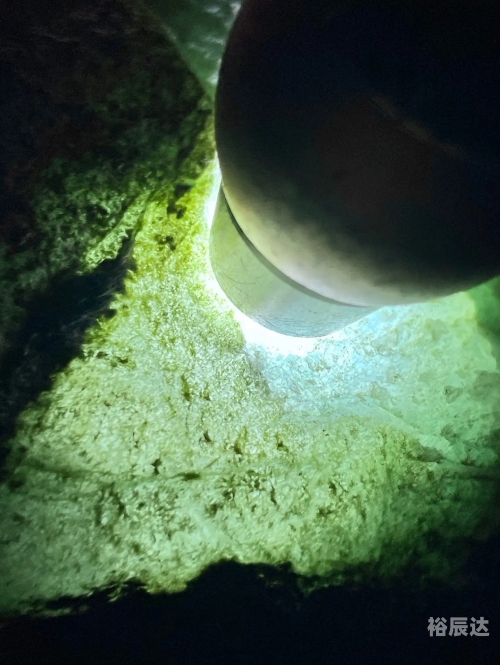 高冰种翡翠原石价格，市场与价值-第2张图片