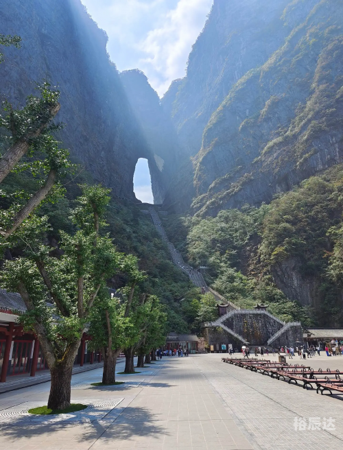 天门山99道弯在哪里?天门山99道弯，自然奇观与历史文化的完美融合