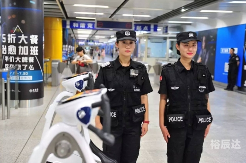 地铁女汉子地铁女汉子，都市中的独立力量-第2张图片