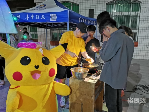 学校社团逞官威现象