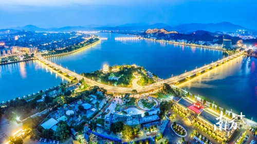 四海图源四海图源，探寻多元文化与视觉盛宴