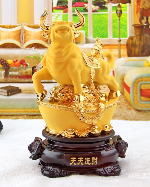 旺财牛图片旺财牛图片，寓意吉祥与富贵的象征