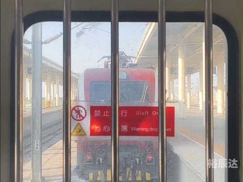 吐鲁番汽车站，城市交通的新窗口-第2张图片