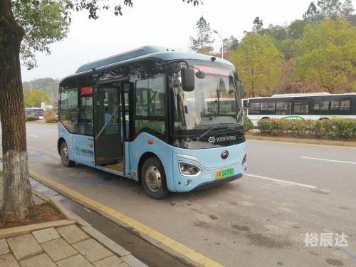 小东西我们两个C你公交车小东西我们两个C你公交车