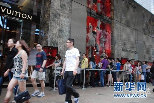 香港人网香港人网，连接世界的网络桥梁