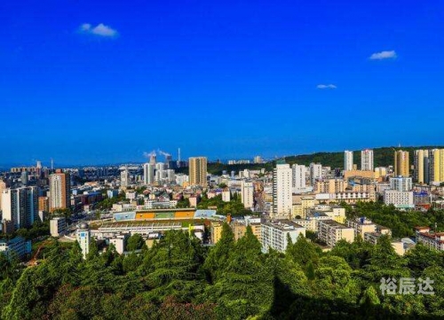 天门汽车站天门汽车站，交通枢纽与城市门户