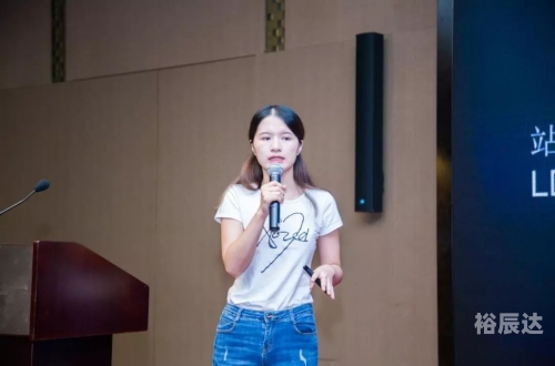 金鹰论坛金鹰论坛，探索网络交流的新天地-第1张图片