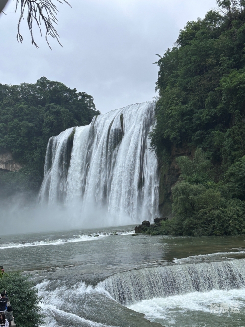 黄果树瀑布迎今年最大水量