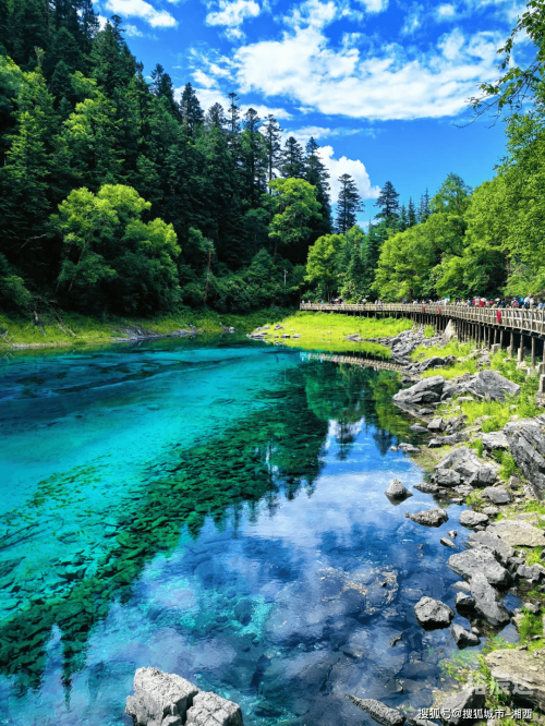 四川黄龙，自然奇景与人文底蕴