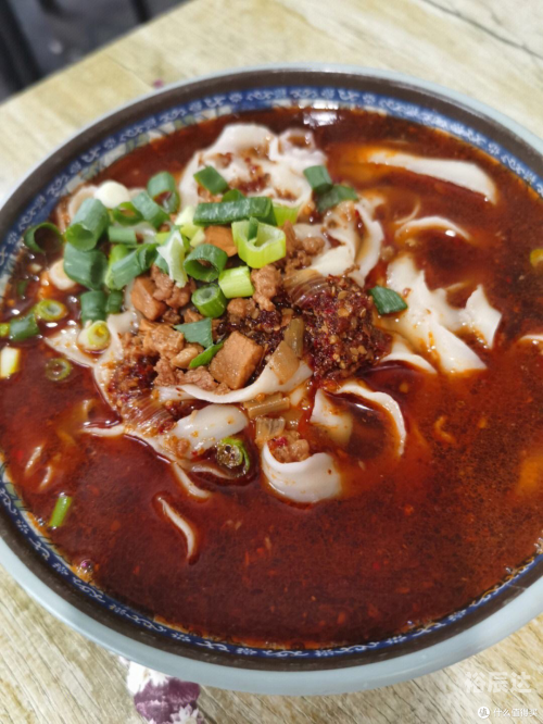 刀削面，传统美食的魅力-第2张图片